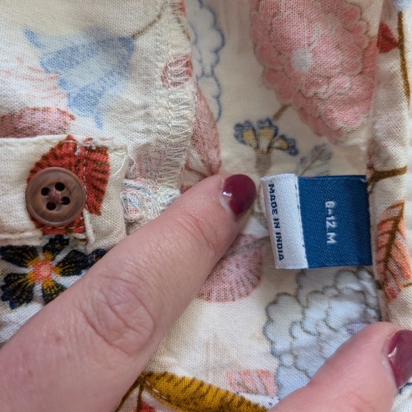 Old Navy Floral Romper 6-12 M - Picture 2 of 2